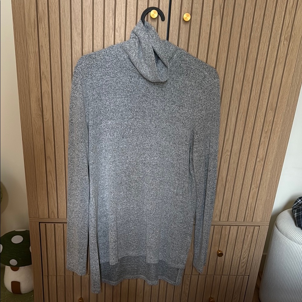 Women’s Gray Turtleneck
